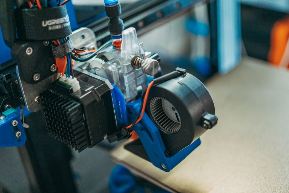 Elegoo anuncia la impresora 3D multicolor Centauri Carbon 2 Combo que democratizaría el color
